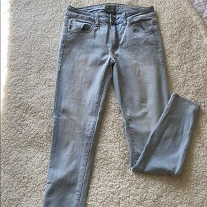 Light wash American eagle jeans size 4!
